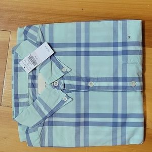American Eagle Classic Fit Long Sleeve Button Up Shirt